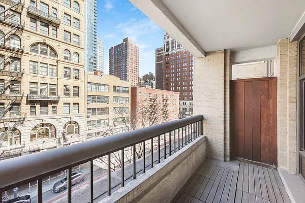 Rented by Tourma Realty LLC | media 18