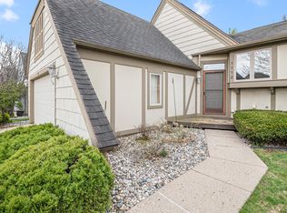 1112 Boulder Ct, Lansing, MI 48917