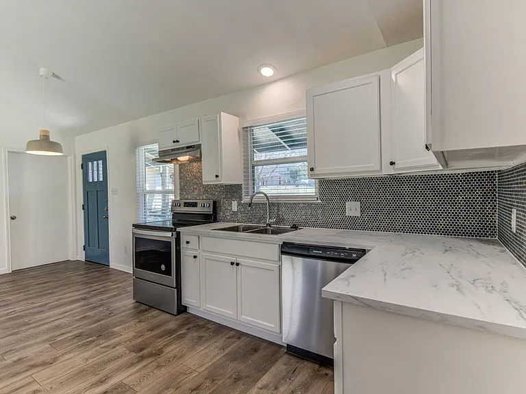 5706 Gloucester Ln — Photo 22