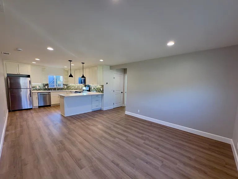 1125 McKinley St — Photo 4