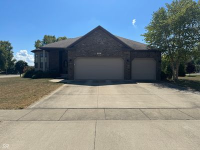 2817 Sunflower Ct, Columbus, IN, 47201