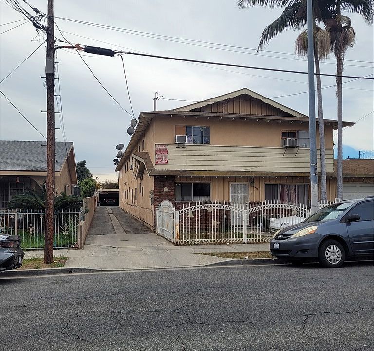 1st image of 4124 Clara St