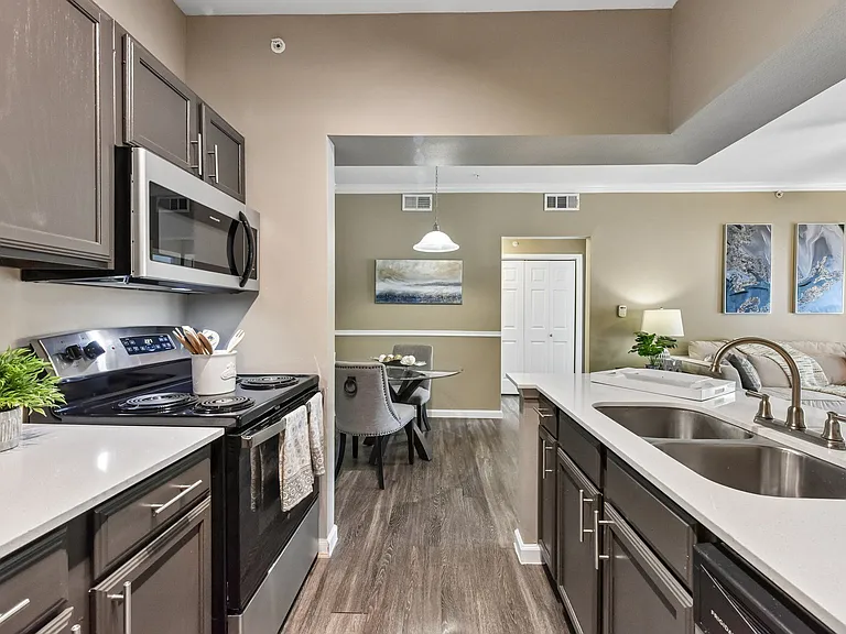 Madison Dell Ranch Apartments — Photo 25