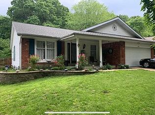 570 Treetop Village Dr, Ballwin, MO 63021