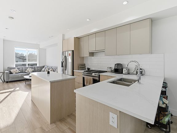 5th image of 11556 72a Ave #24