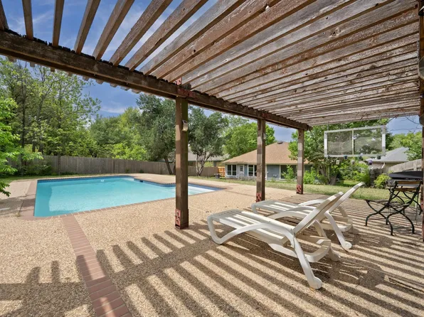 16415 Lone Wolf Dr, Leander, TX 78641