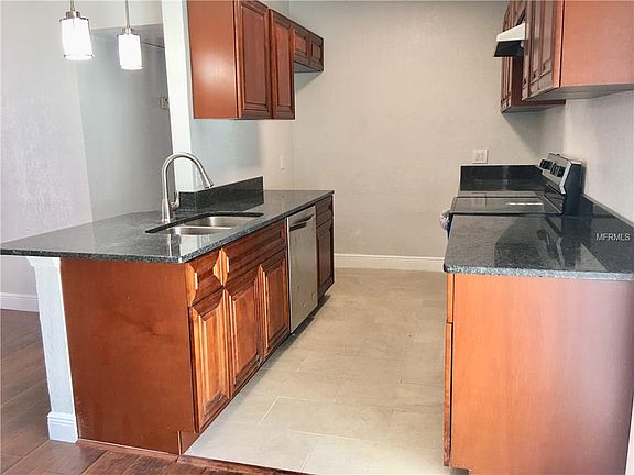 2nd image of 902 S Solandra Dr