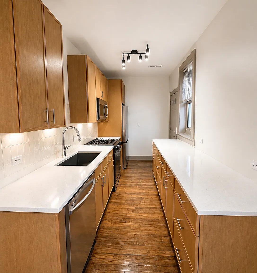 2 bed, 900 sqft, $2,350 — Photo 2