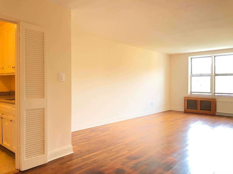 1st image of 14241 41st Ave #41