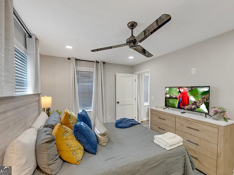 155 Parkview Dr SE — Photo 12