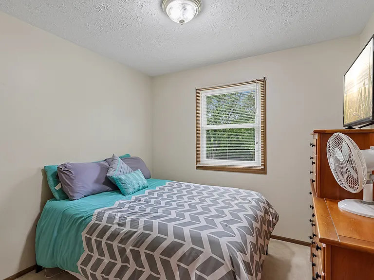 4702 Alger Rd — Photo 32