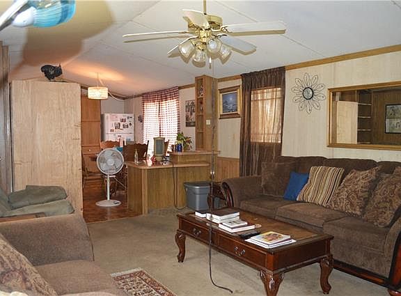 3rd image of 122 Stonegate Dr