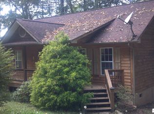 135 Mountaineer Rd, Whittier, NC 28789