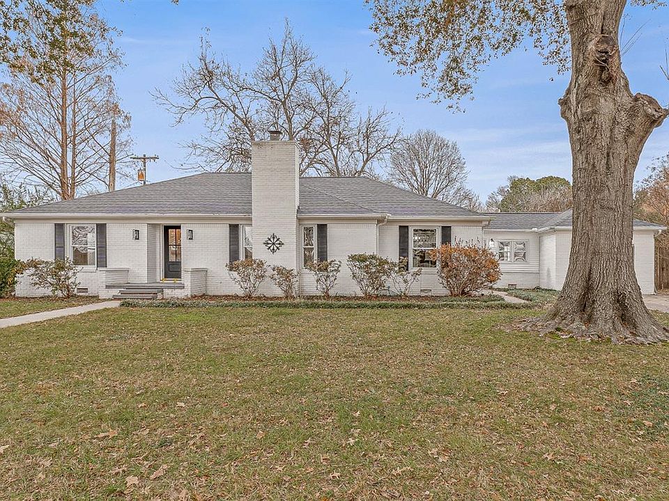 1st image of 504 W Hardin St
