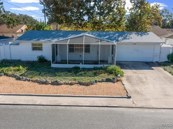 1118 Classic Dr, Holiday, FL 34691