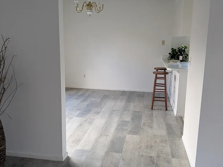 27 Woodgreen St — Photo 2
