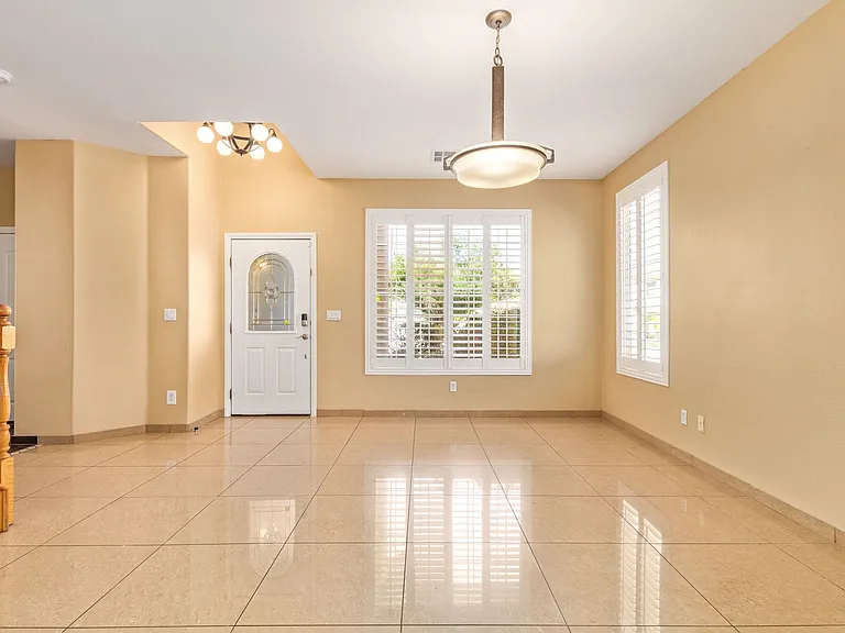 1477 Rancho Ridge Dr — Photo 6