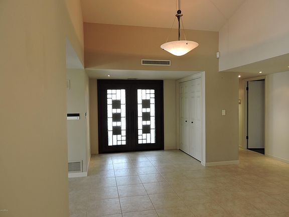 3rd image of 18 E San Miguel Ave