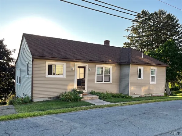 6205 Lake St, Cayuga, NY 13034