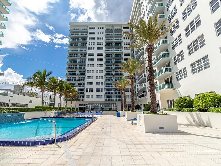 6917 Collins Ave #L-103 — Photo 30