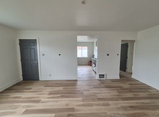 570 E Paige Ave, Barberton, OH 44203