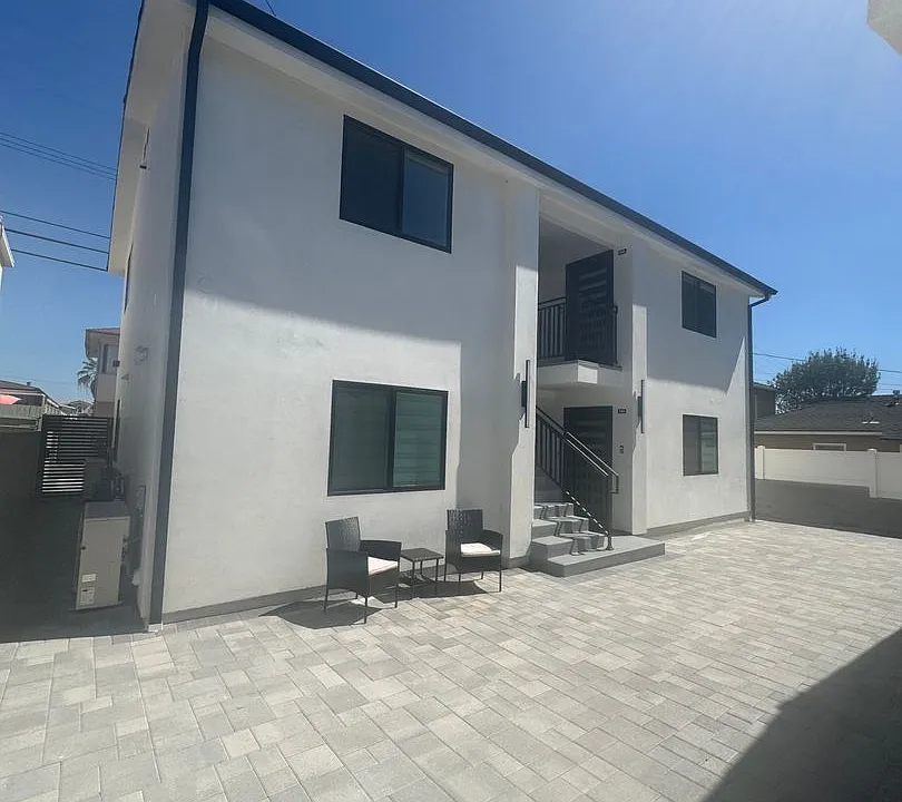 714 E Palm Ave #201