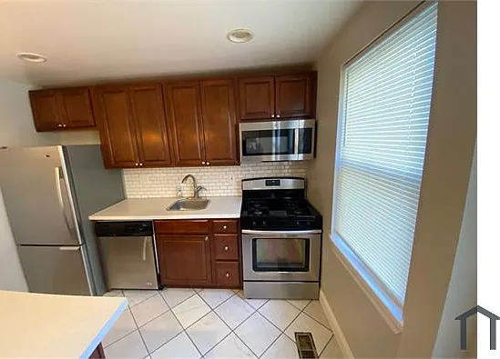 5636 Midwood Ave #1 — Photo 6