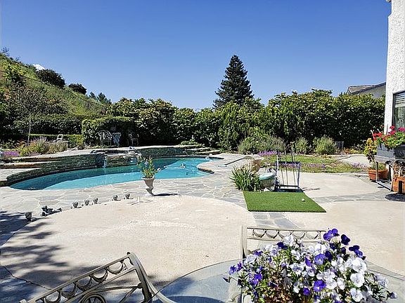 5th image of 6126 Lake Lindero Dr