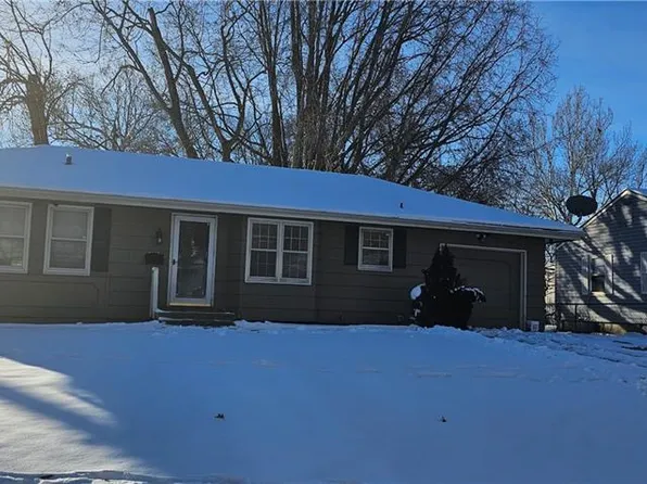 8101 E 133rd St, Grandview, MO 64030