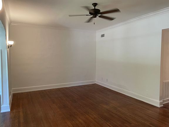 3rd image of 22 Collier Rd NW APT 2