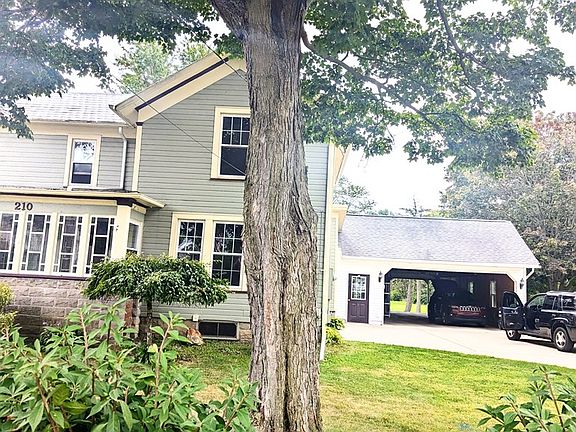 2nd image of 210 W Tiffin St