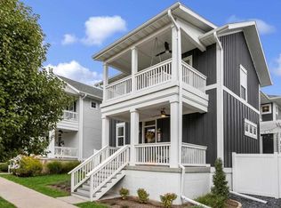 1709 Foster Rd, Iowa City, IA 52245