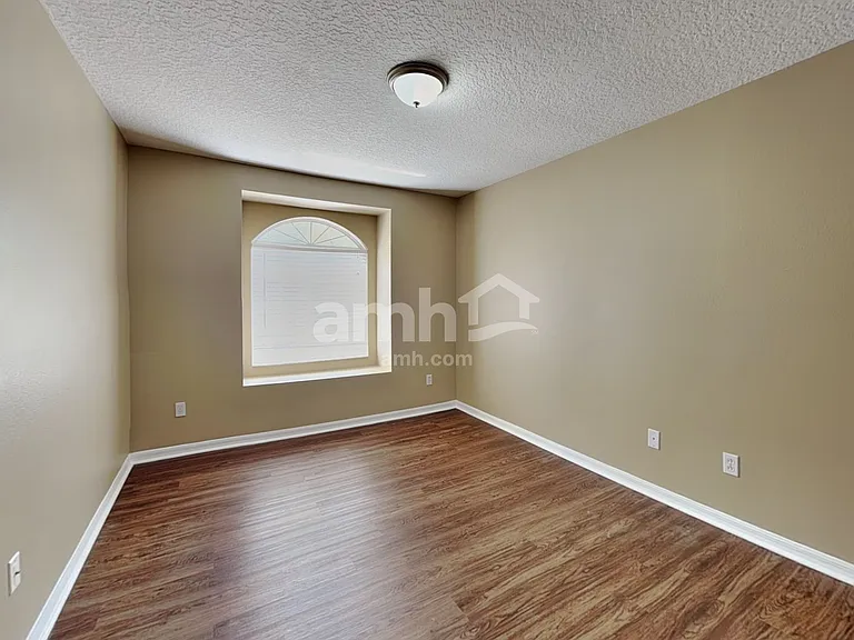 1907 Seatonham St — Photo 14