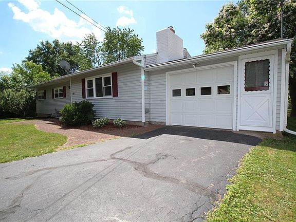 3rd image of 101 Green Clover Dr