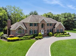 9 Wide Horizons Dr, Colts Neck, NJ 07722