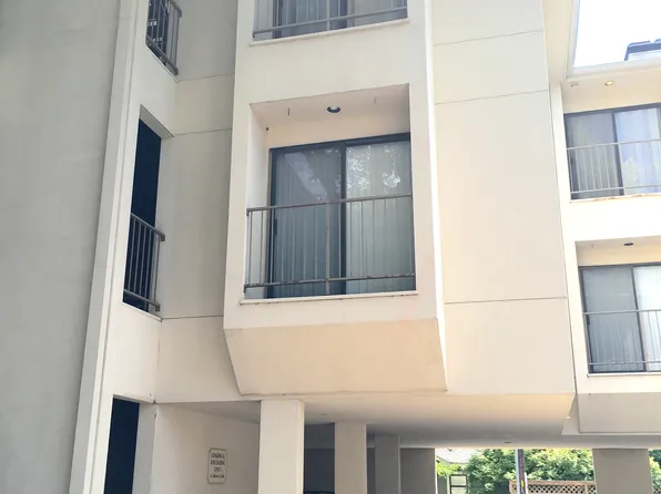 409 E 38th St APT 301, Austin, TX 78705
