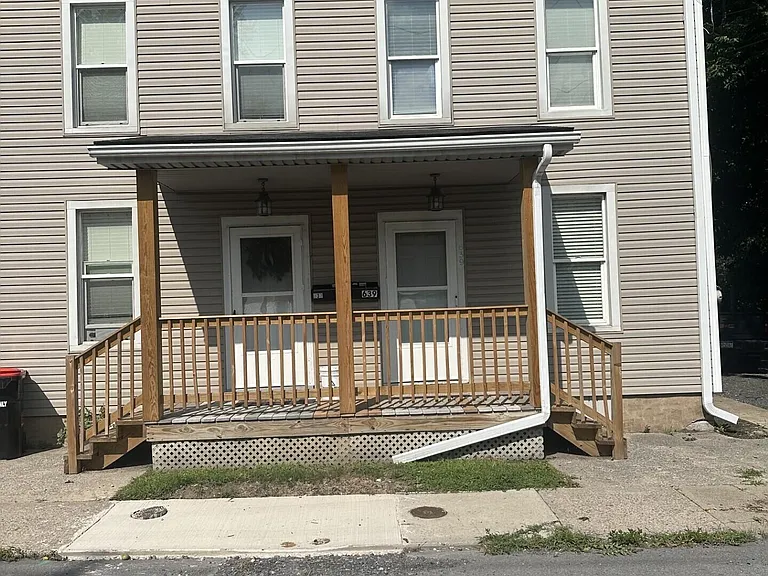 639 Shakespeare Ave — Photo 1