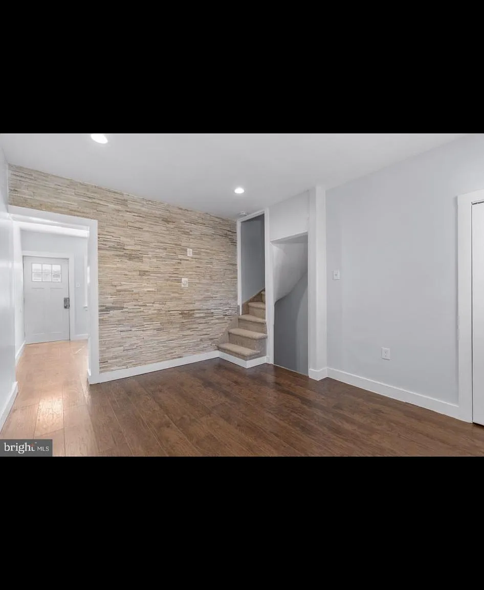 2621 Salmon St — Photo 2