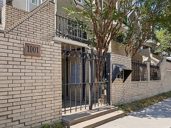3rd image of 1001 Liberty St APT 122