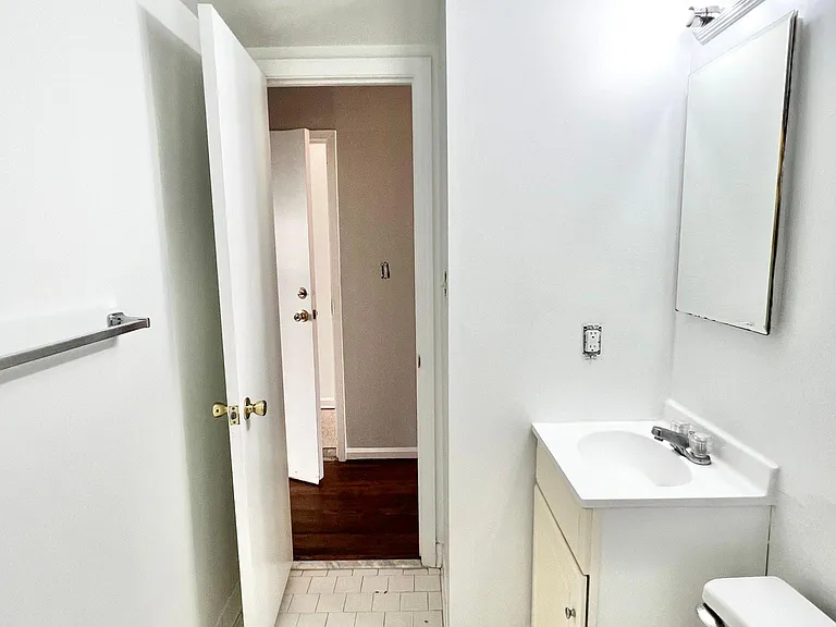 4436 Macarthur Blvd NW #3A — Photo 15