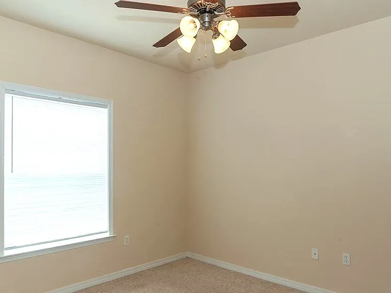 1469 Bentley Cir — Photo 6