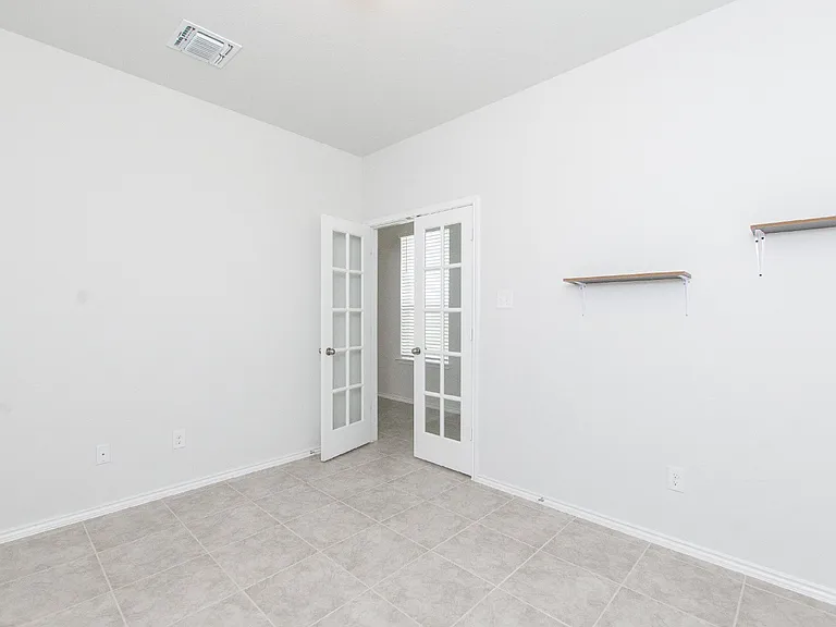 2033 Mallard Ct — Photo 22