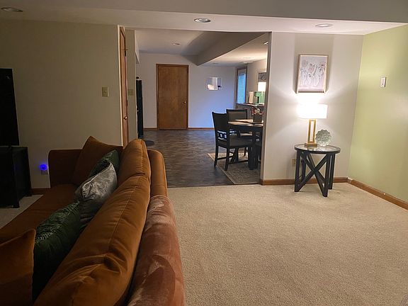 4th image of 517 Winterberry Dr