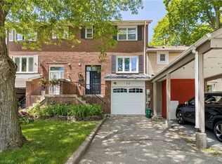 32 Lansing Sq, Brampton, ON L6Z 1E6