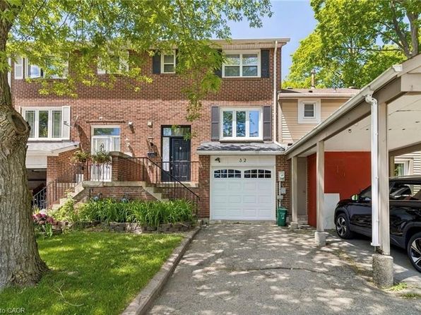 32 Lansing Sq, Brampton, ON L6Z 1E6