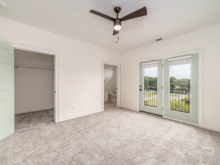 2221 Pretty Lake Ave — Photo 15