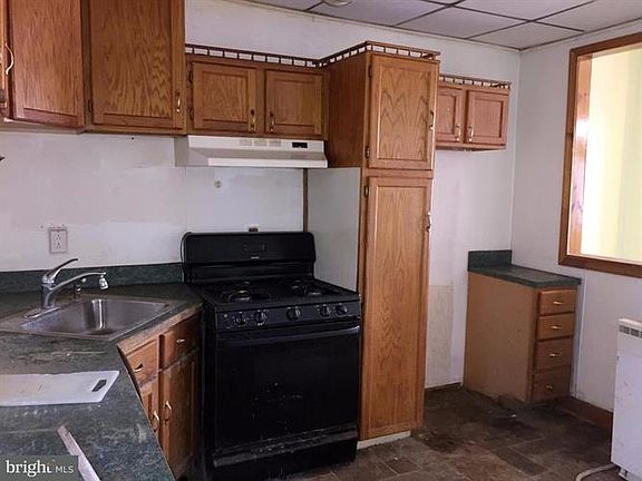 4th image of 1608 Saint Pauls St