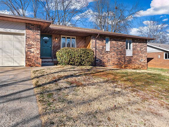 3rd image of 1923 E Valley Water Mill Road