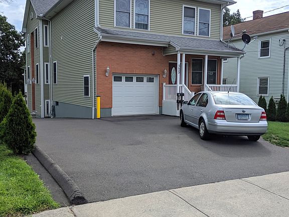 3rd image of 325 Farmington Ave