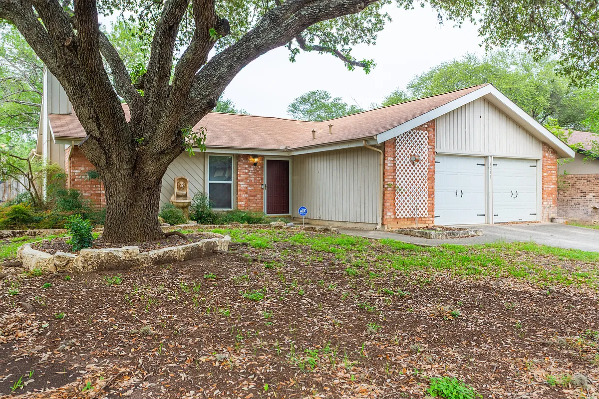Building Photo - 3023 Shingle Oak Dr